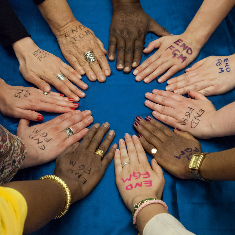 End FGM hand in circle